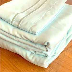 Becky Cameron Sheet Set TWIN blue 1800 thread new
